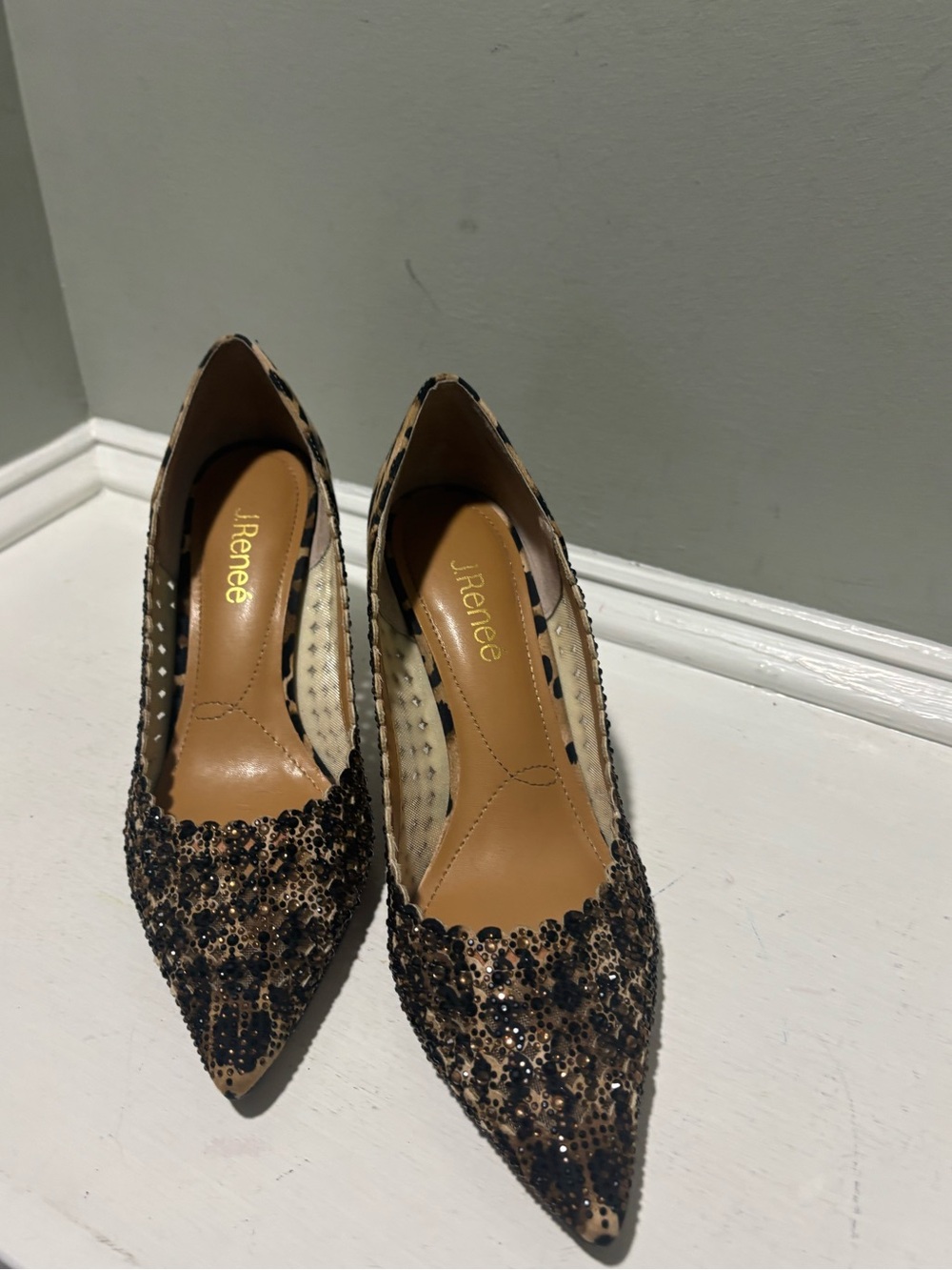 J. Renee Leopard Print Pointed Toe Heels with Embellished Lace-size 9.5 - Picture 5 of 9
